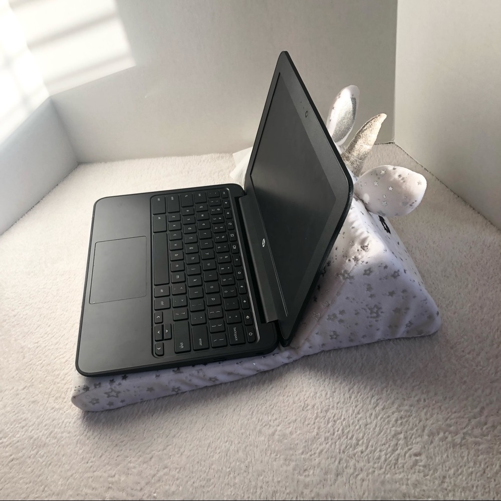 Justice Computer and Tablet holder - Picture 3 of 4